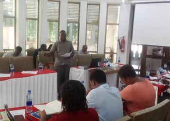 Mtanzania agundua mashine  kuvunia sumu ya nyuki