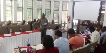 Mtanzania agundua mashine  kuvunia sumu ya nyuki