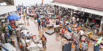 Soko la Samaki Feri laelemewa na wafanyabishara