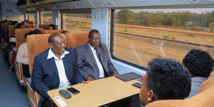 Makamu wa Rais Dkt Mpango asafiri kwa Treni ya SGR