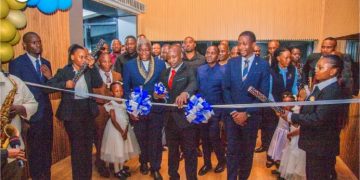 Askofu Gwajima: aliyewapeleka waumini wetu mahabusu wametoka na hawaogopi mabomu ya machozi
